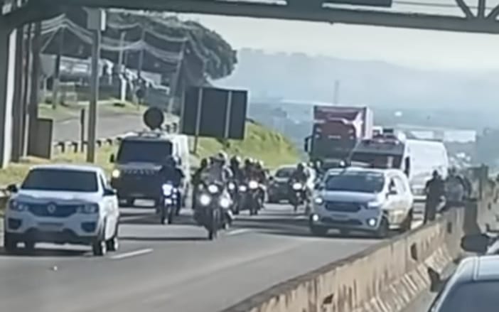 Acidente trava o trânsito na rodovia Dom Gabriel